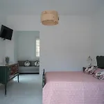 Avi Casa de hóspedes 3*